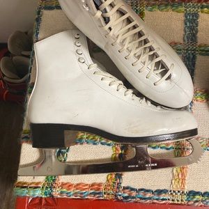 Silver Star Riedell Ice Skates with MK blades